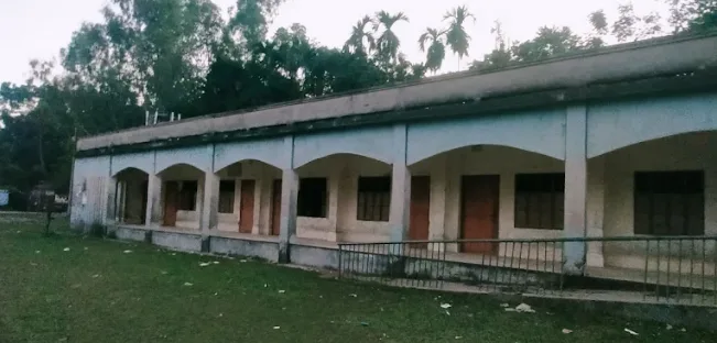সাদাকাত হোসেন হাই স্কুল